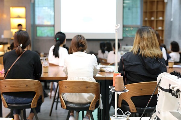 부산 OK일자리사업 평가에서   지역 경력단절 여성들을 위한 1인기업 창업교육과정 갭컴퍼니 사업으로 우수상을 받았다. [제공=해운대구]