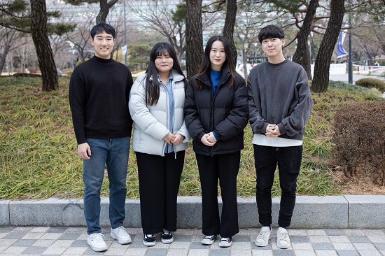 왼쪽부터 김도휘, 윤지미, 강민지, 오정민 수상학생들.(사진제공=부경대)