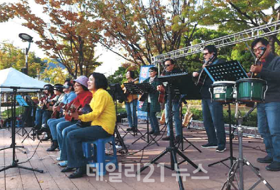 낭만기타 동아리 사진 (제공=금정구청)