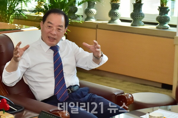 하윤수 부산교육감이 부산교육정책의 효과적 홍보와 교육수요자 공감대 확산을 위해 학생, 학부모, 시민들로부터 직접 홍보대사를 추천받는다./사진=부산교육청 제공