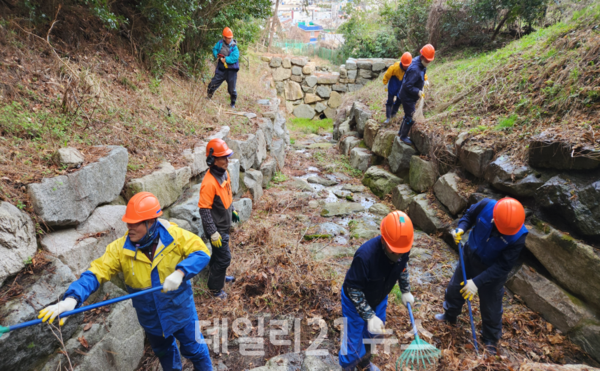 산사태현장예방단 활동 현장사진. / 사진 = 부산시 제공